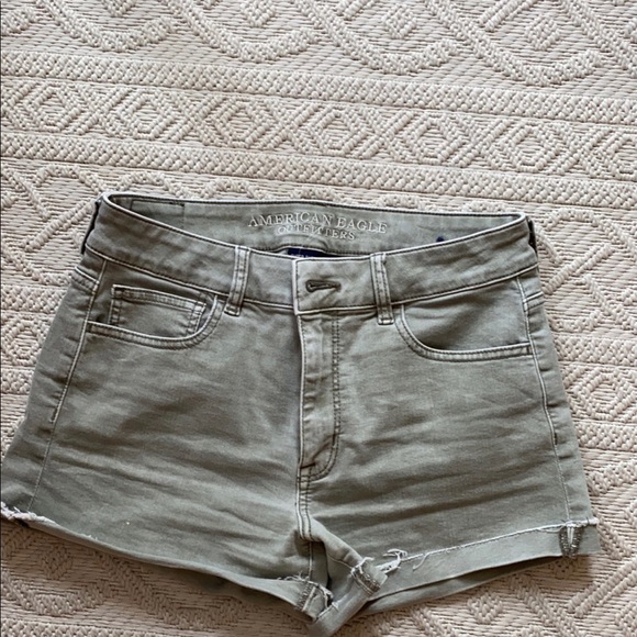 American Eagle shorts, size 8 - Picture 2 of 3